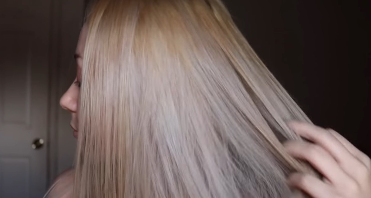 TONING BRASSY BLONDE HAIR || WELLA T18